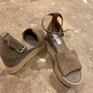 Steve Madden platform wedge